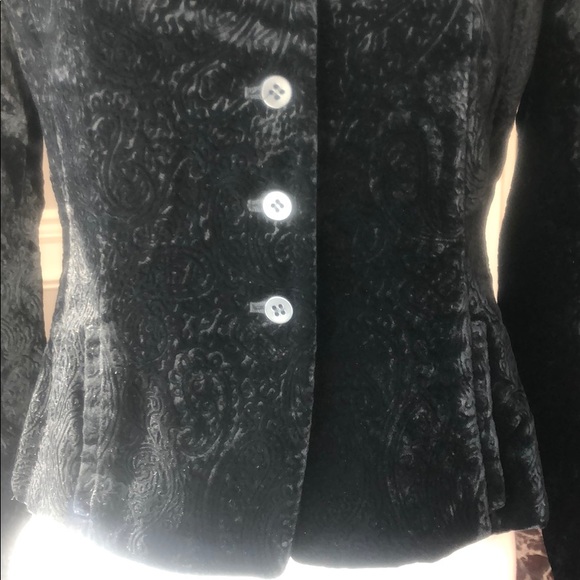 Black velvet like blazer - Picture 6 of 7